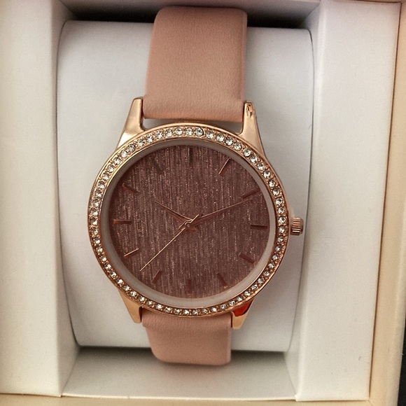 Women’s Watch - Picture 3 of 5